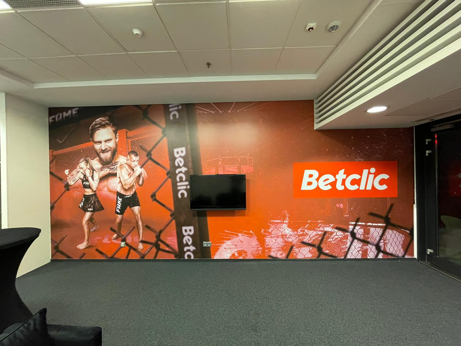 04f502c0-e5e3-4426-a9e0-0cb9556d4423