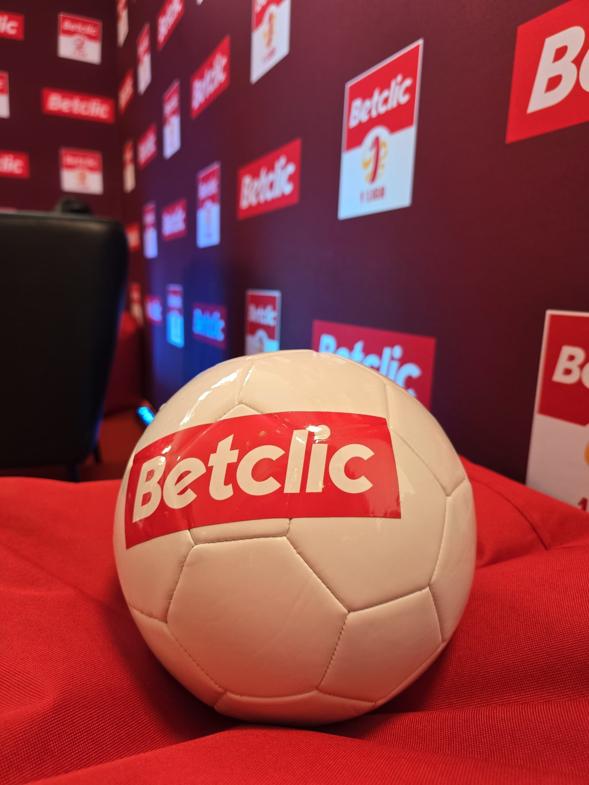 0e2d7deb-adcc-41b1-9e25-ede7b8f18865