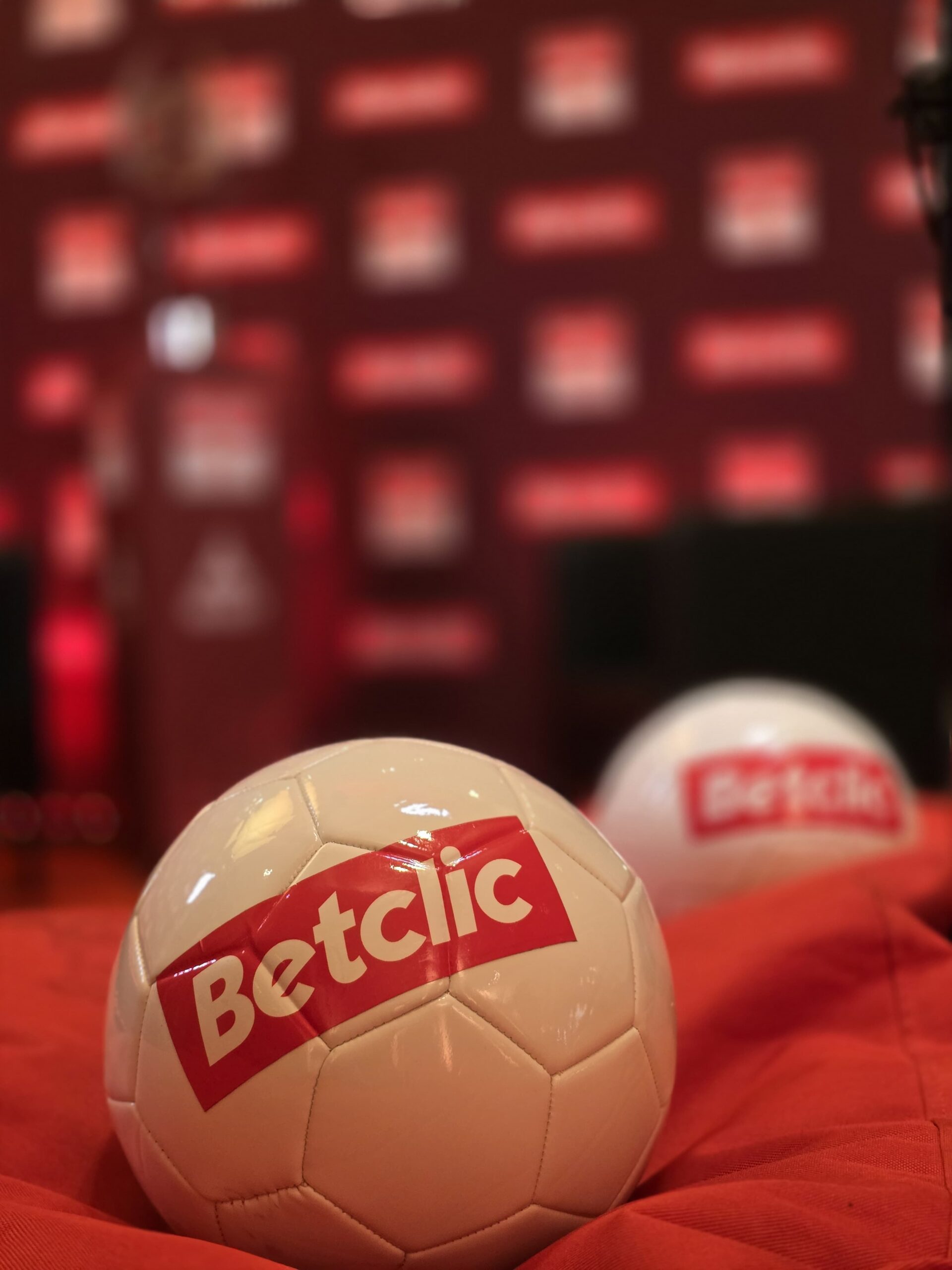 3287e046-e7ef-4524-a486-dc3cb868b39c