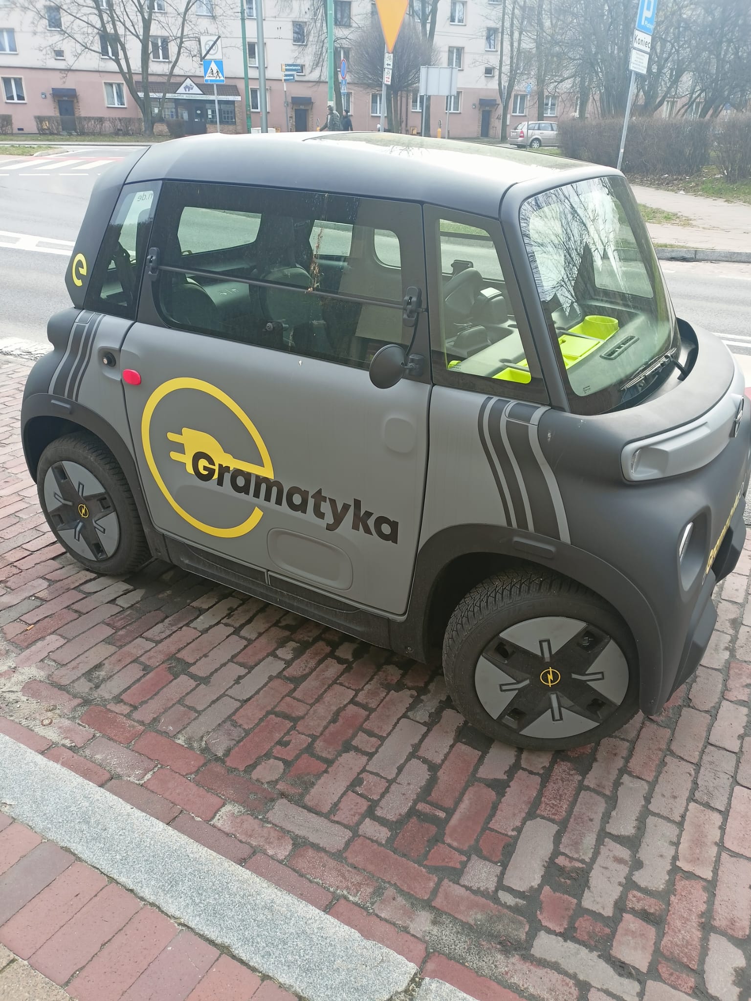 41f663e9-c877-4b6a-b32c-c2c1b32b21af