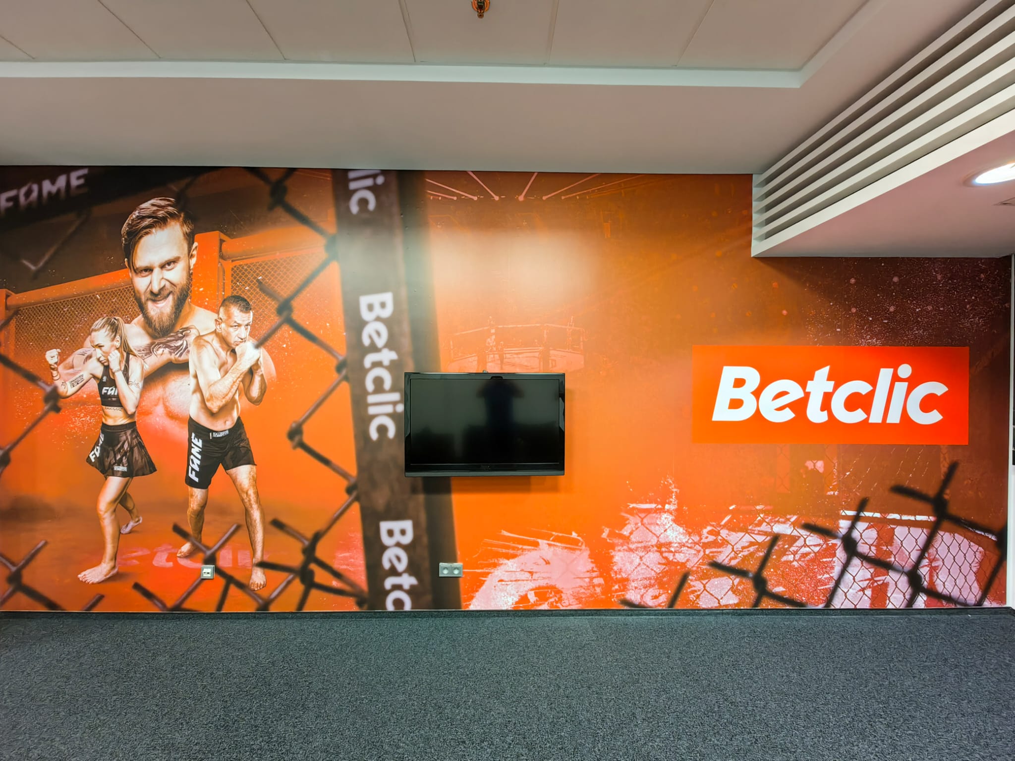 49728653-4909-41a6-9f89-7cc11907edc5