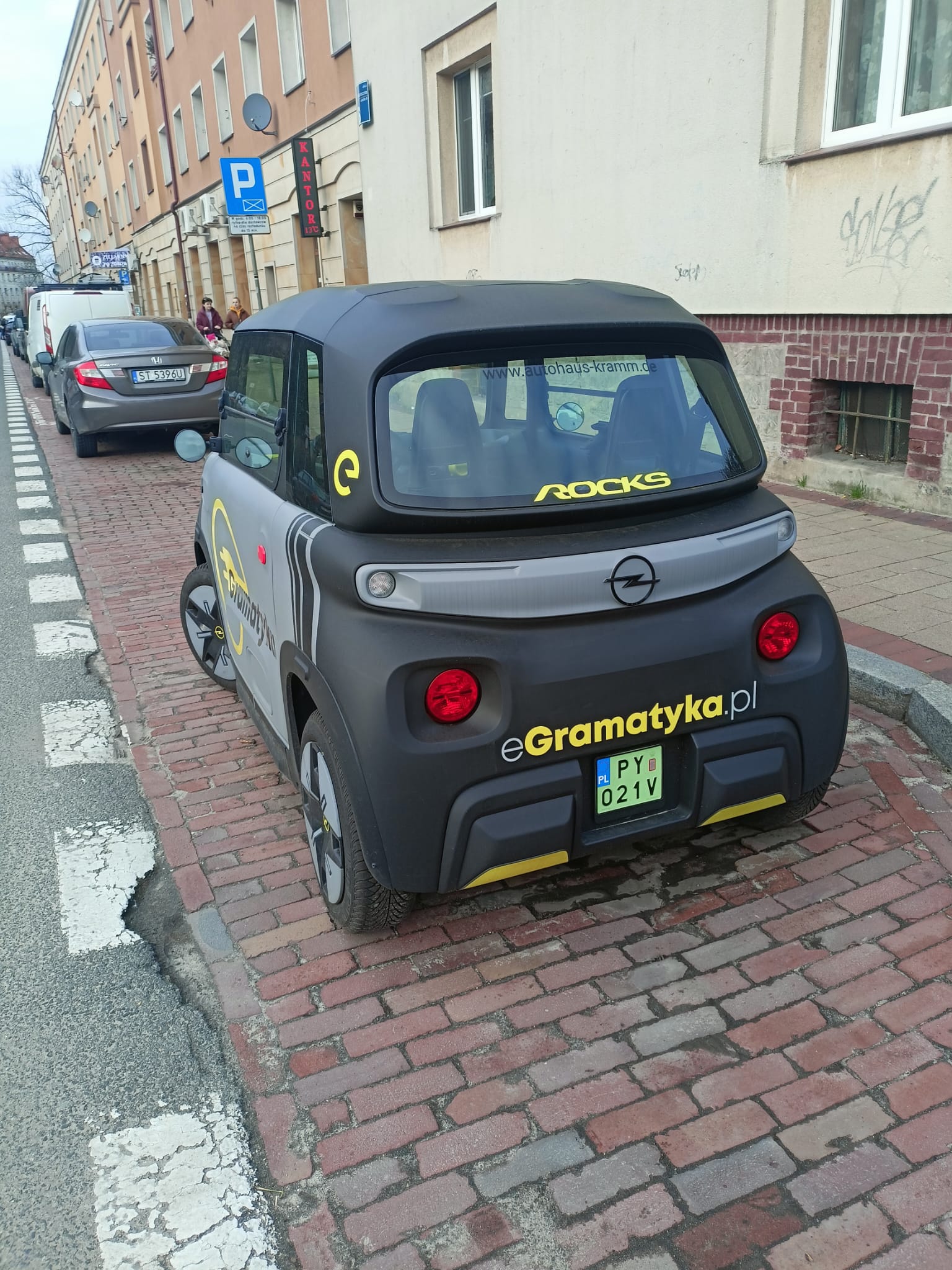 4c2073d9-1753-46d8-bf97-2c07e8494a36