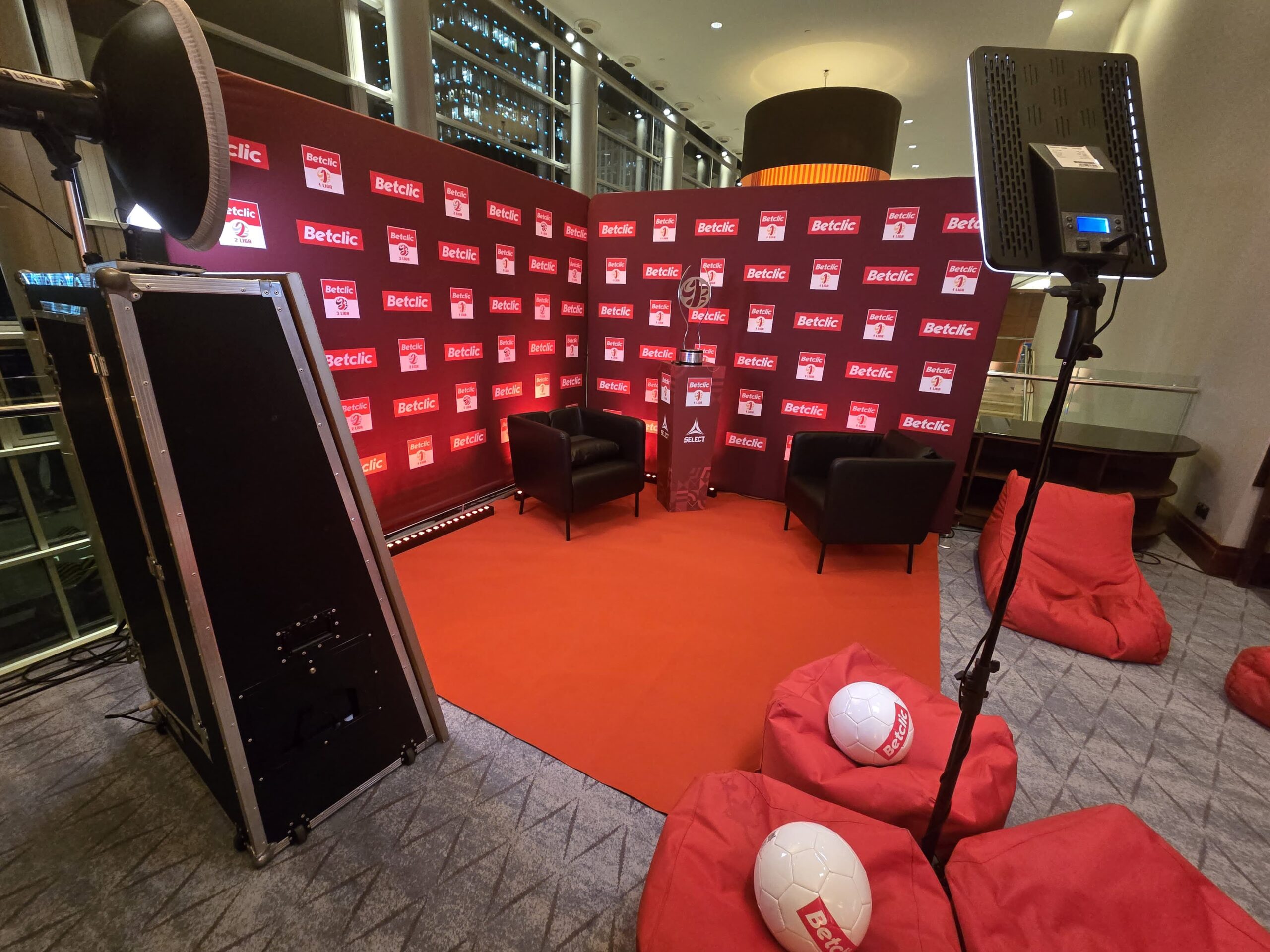 983d3b2a-6e70-413f-bf66-fac2c853b8a2