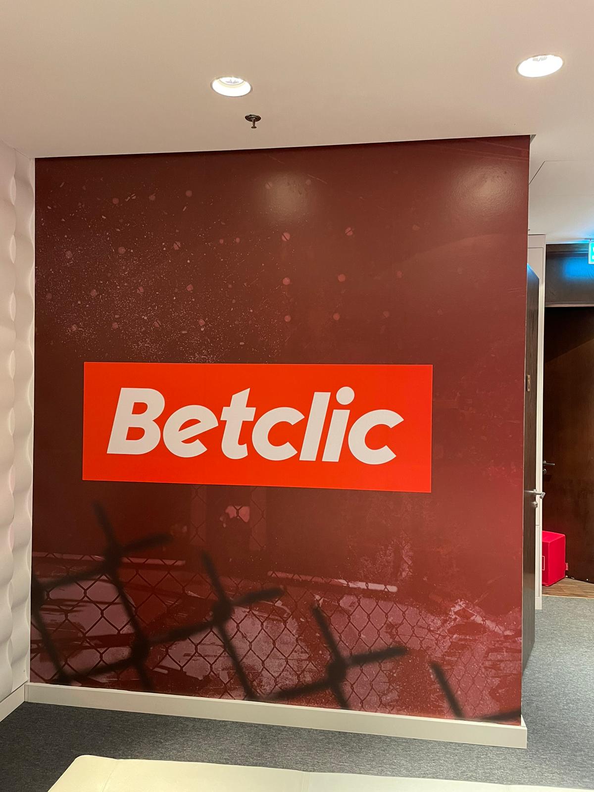 9bb38835-4e73-4091-83c9-3285096513d1