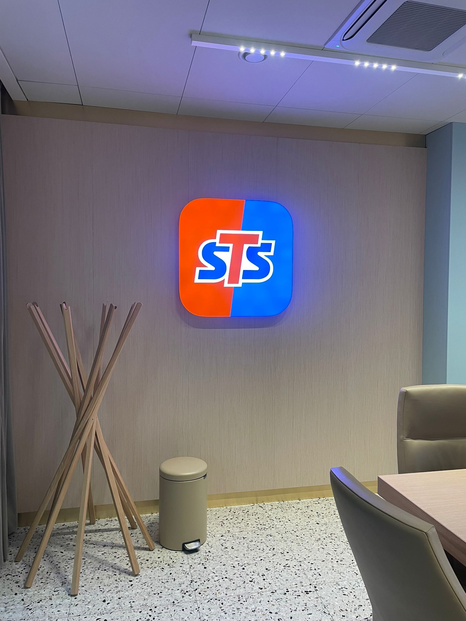 bd9c8e0c-cc5e-432e-a686-8b32d5de520f