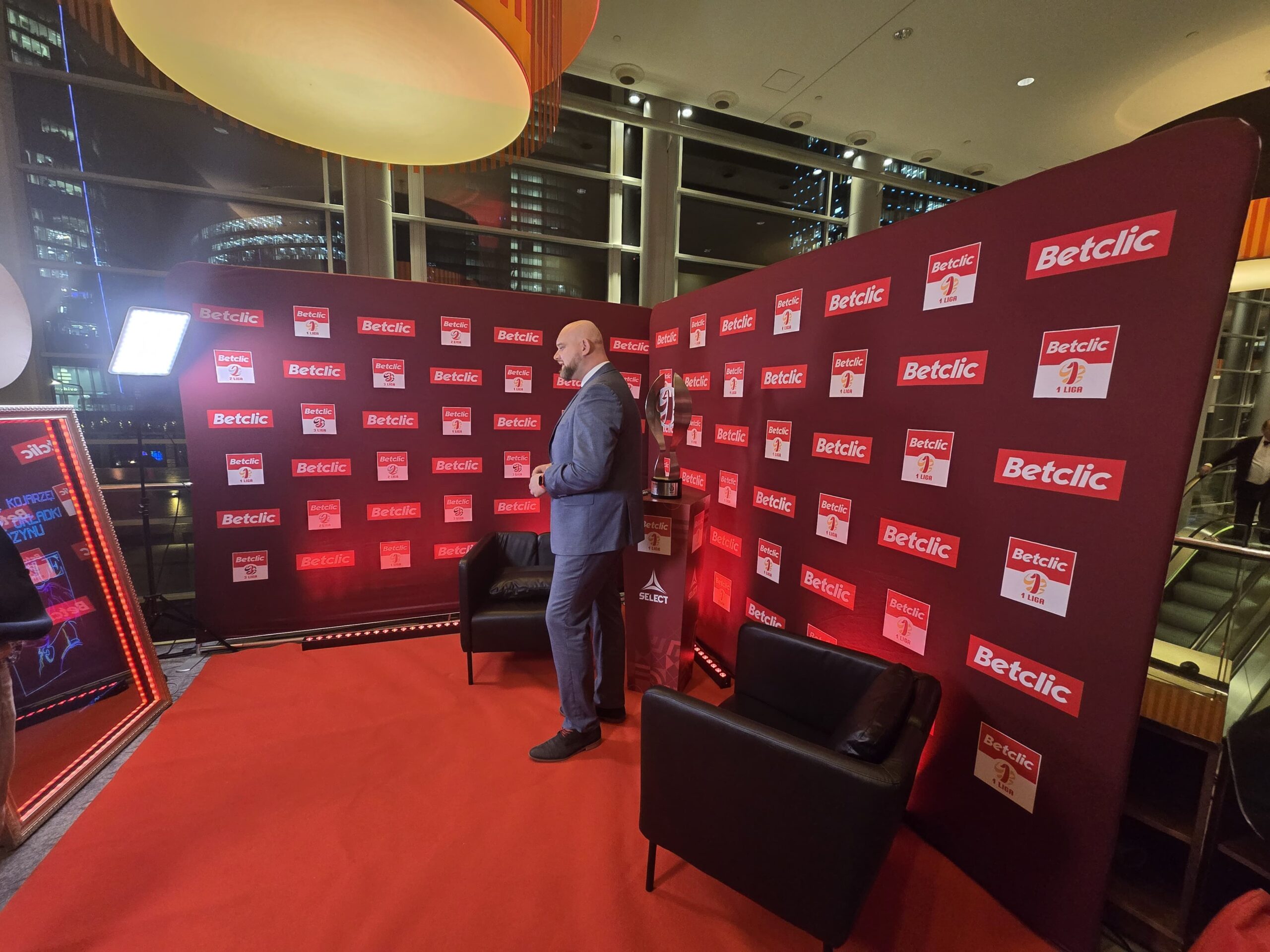 bdbecb84-a7e3-4a3c-9d8c-a016b27b25ba