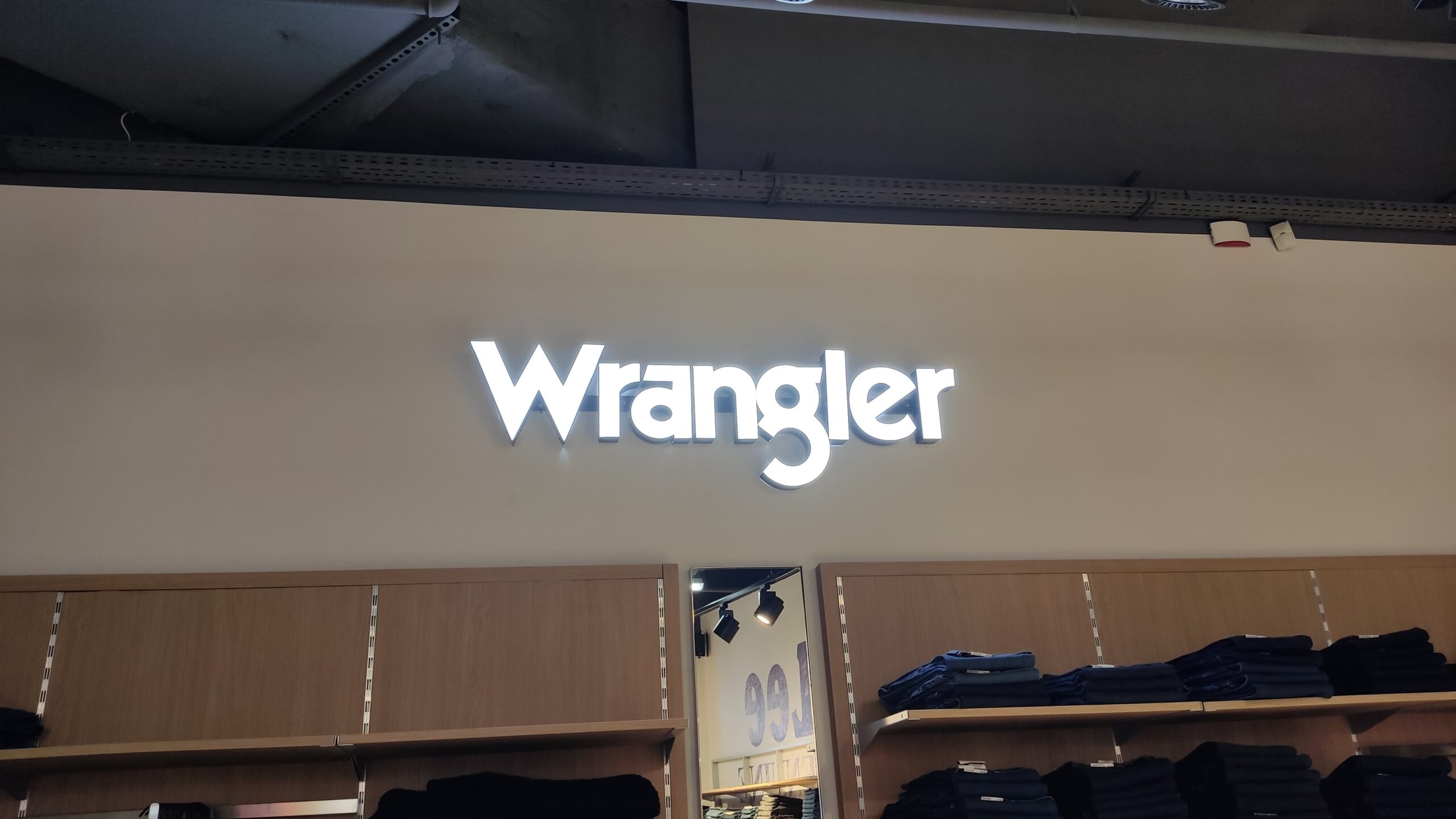 c9533c4b-7ff5-4017-be11-6093f960659d