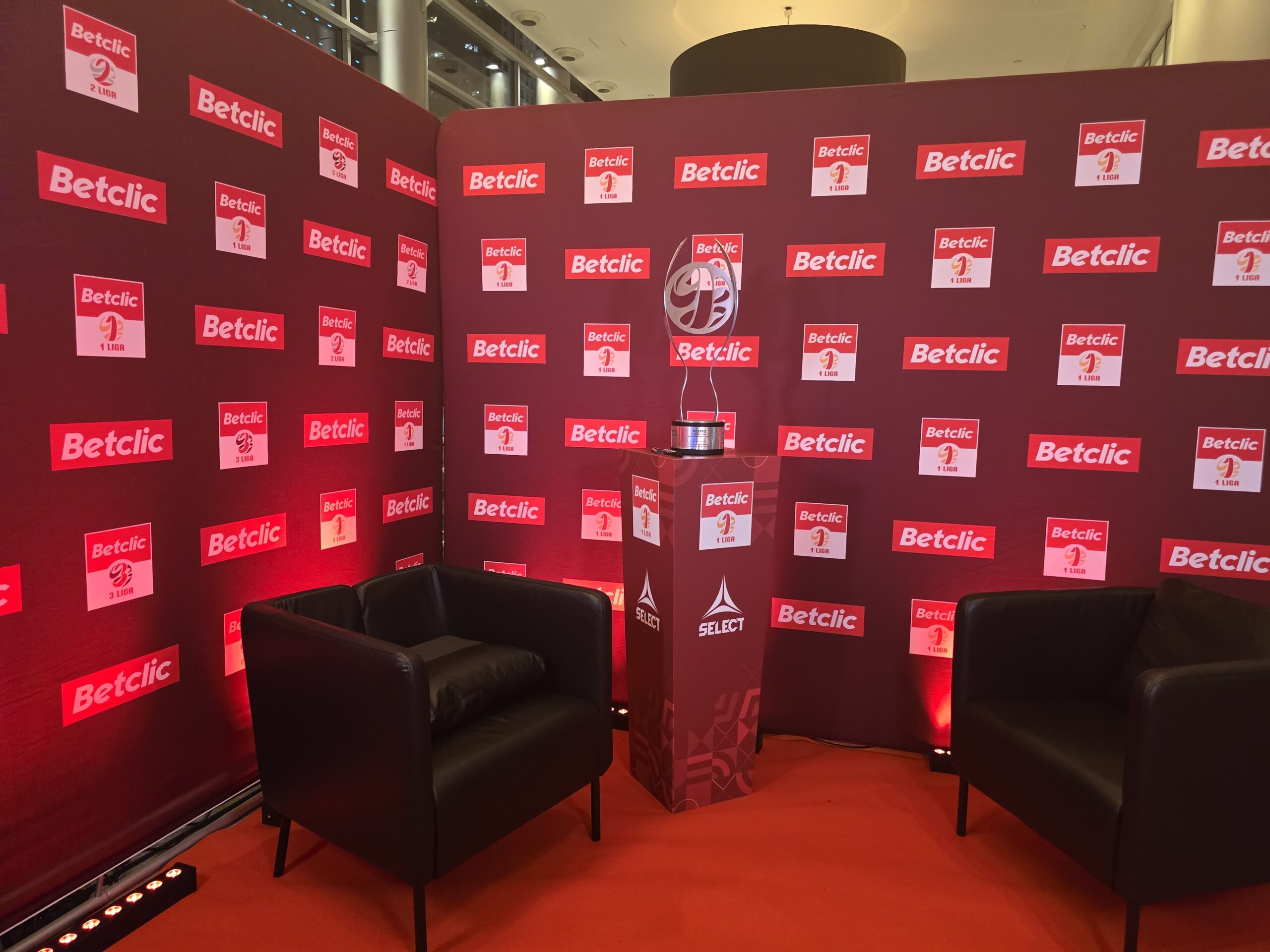 cddfab3c-eacb-4870-82b7-5c5a2056ae90