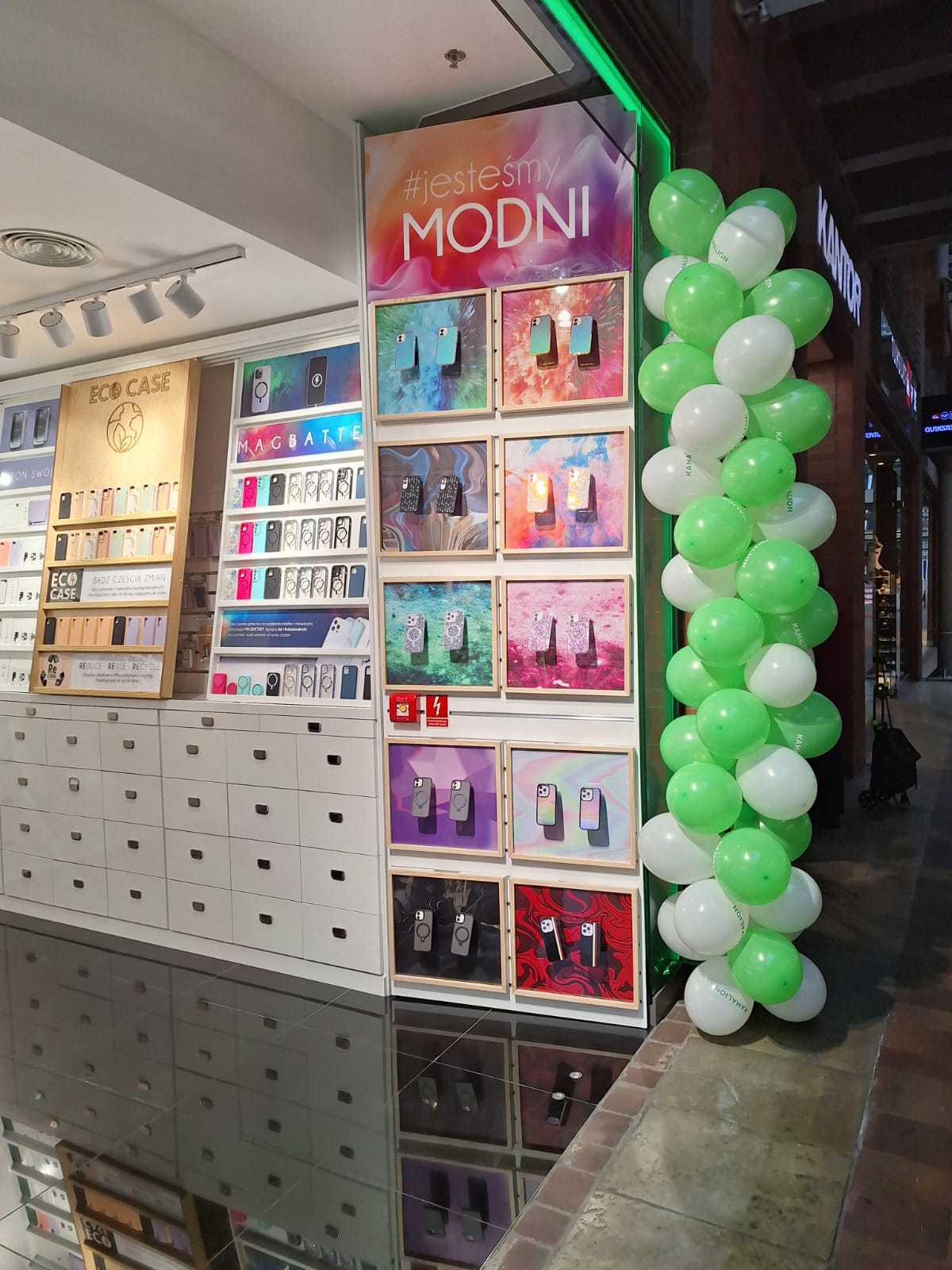 e3e16d4d-22ef-4cc9-8f19-2666ee7dfddb