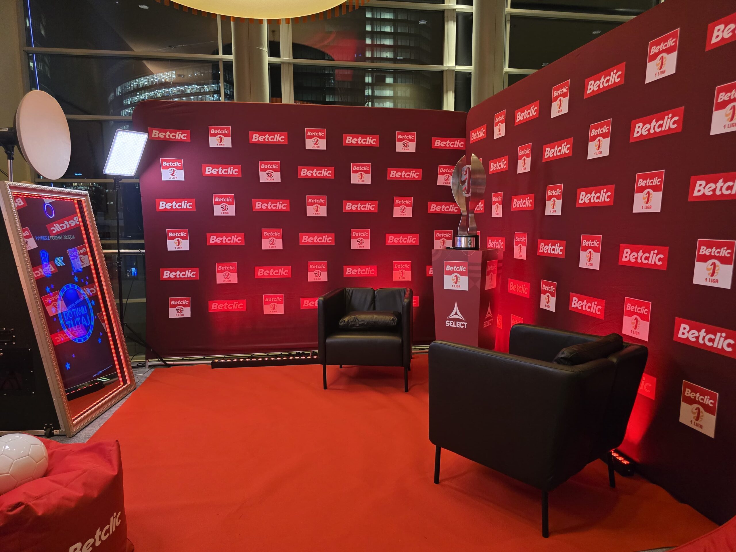 ecc7b72b-f462-4154-a90a-c55d6062f3d1